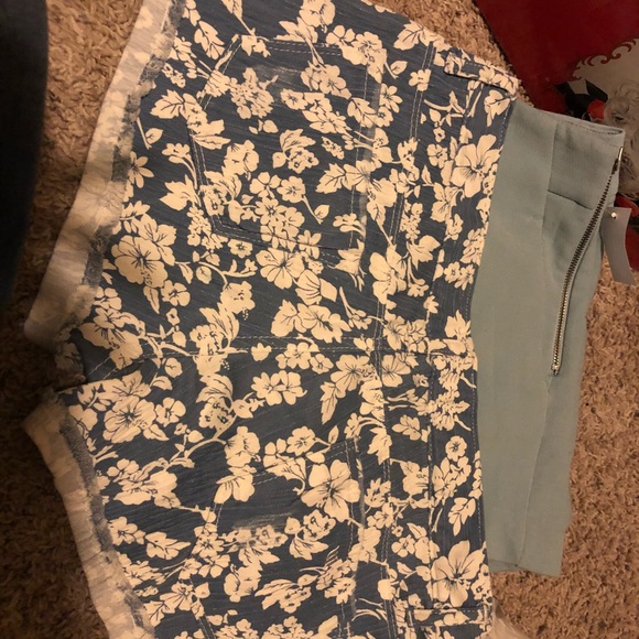 Shorts - Picture 2 of 2